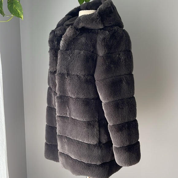 BCBGMAXAZRIA Charcoal Faux Fur Hooded Coat Size S - Picture 4 of 13